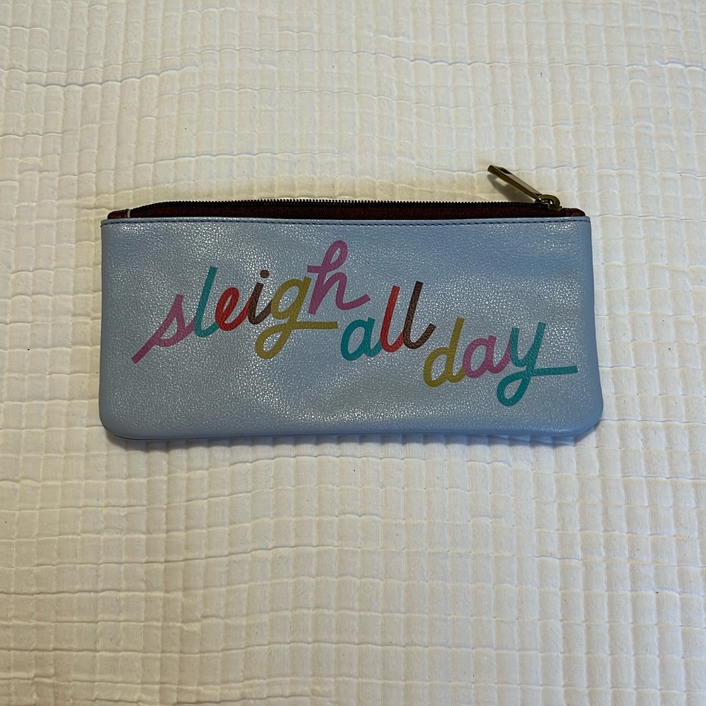 *Fossil Pouch